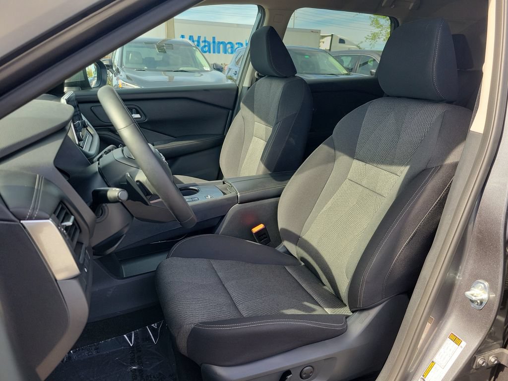Certified 2026 Nissan Rogue SV FWD image 15