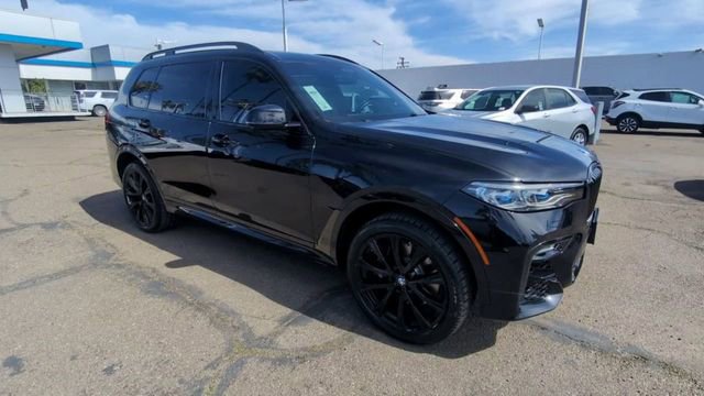 Used 2021 BMW X7 M50i image 2