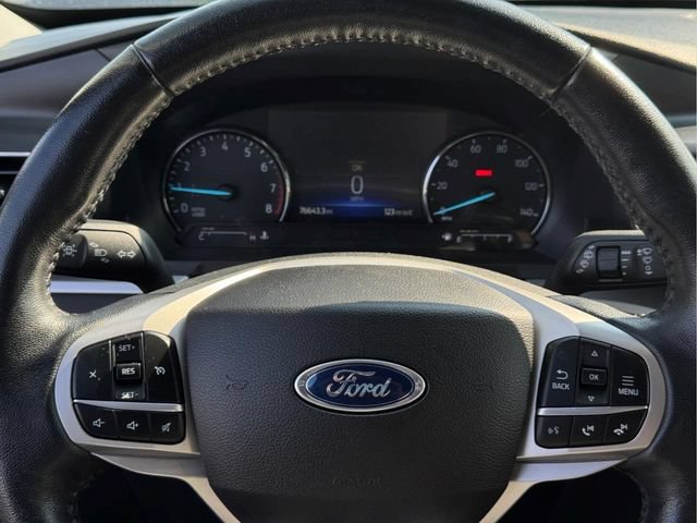 Used 2022 Ford Explorer XLT w/ Equipment Group 202A AWD/4WD image 30