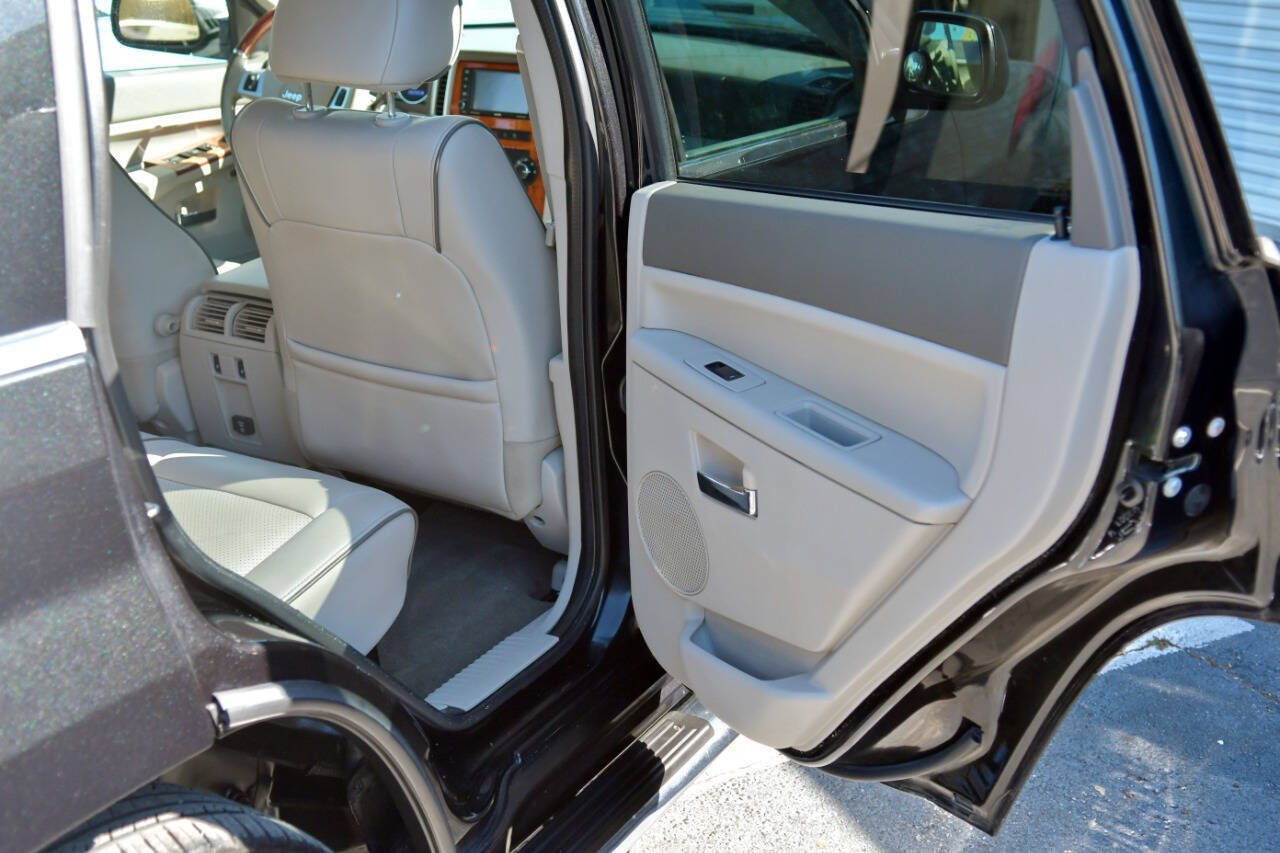 Used 2008 Jeep Grand Cherokee Overland w/ Mopar Chrome Edition Group AWD/4WD image 39
