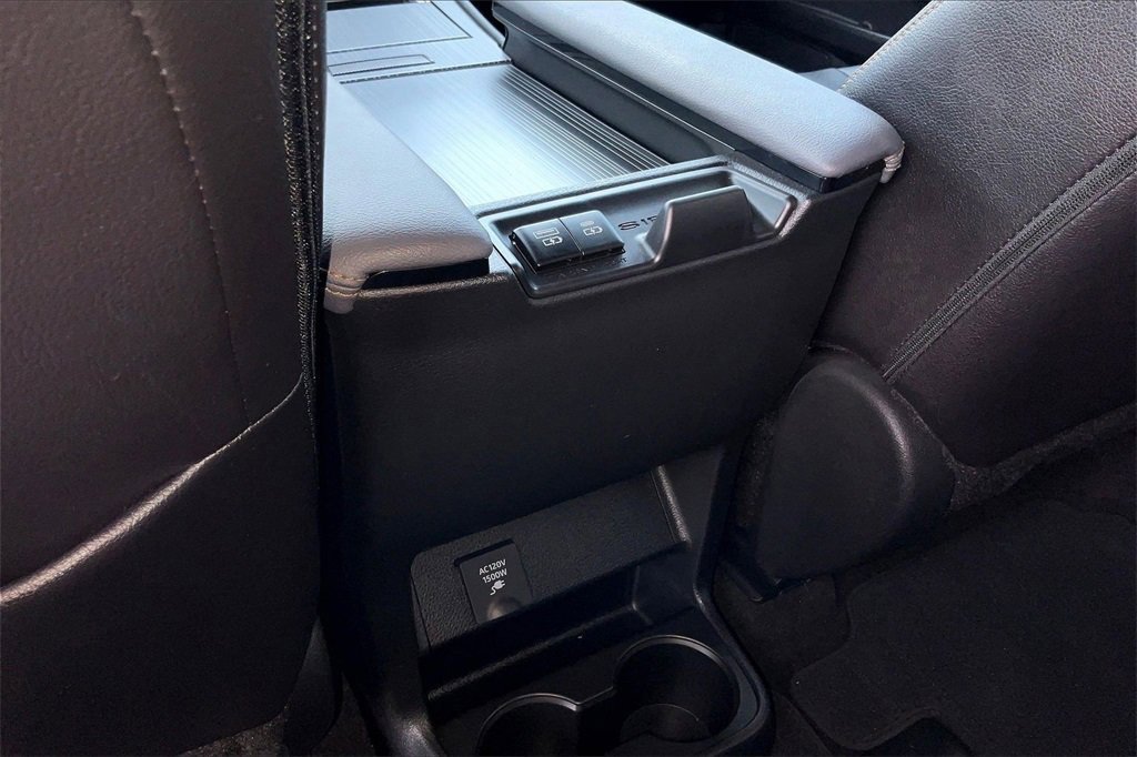Used 2024 Toyota Sienna XSE image 17