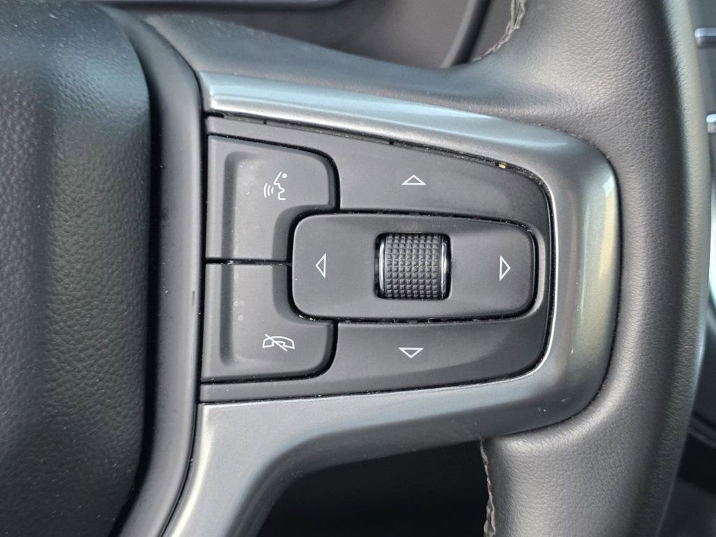 Used 2023 Chevrolet Suburban LT image 28