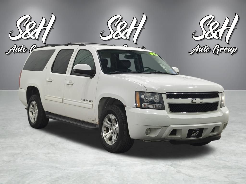 Used 2013 Chevrolet Suburban LT image 2