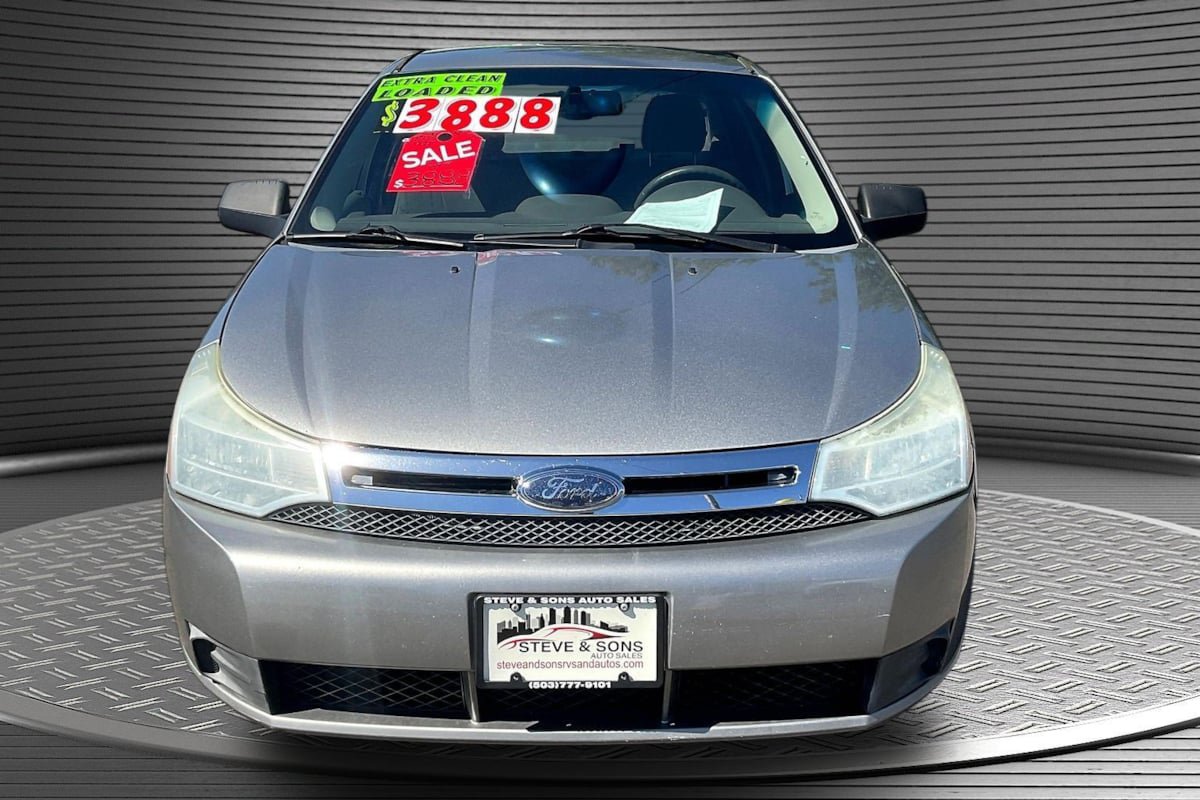 Used 2008 Ford Focus SE FWD image 2