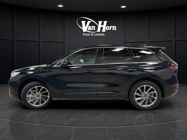 Used 2025 Lincoln Corsair Grand Touring w/ Equipment Group 301A AWD/4WD image 4