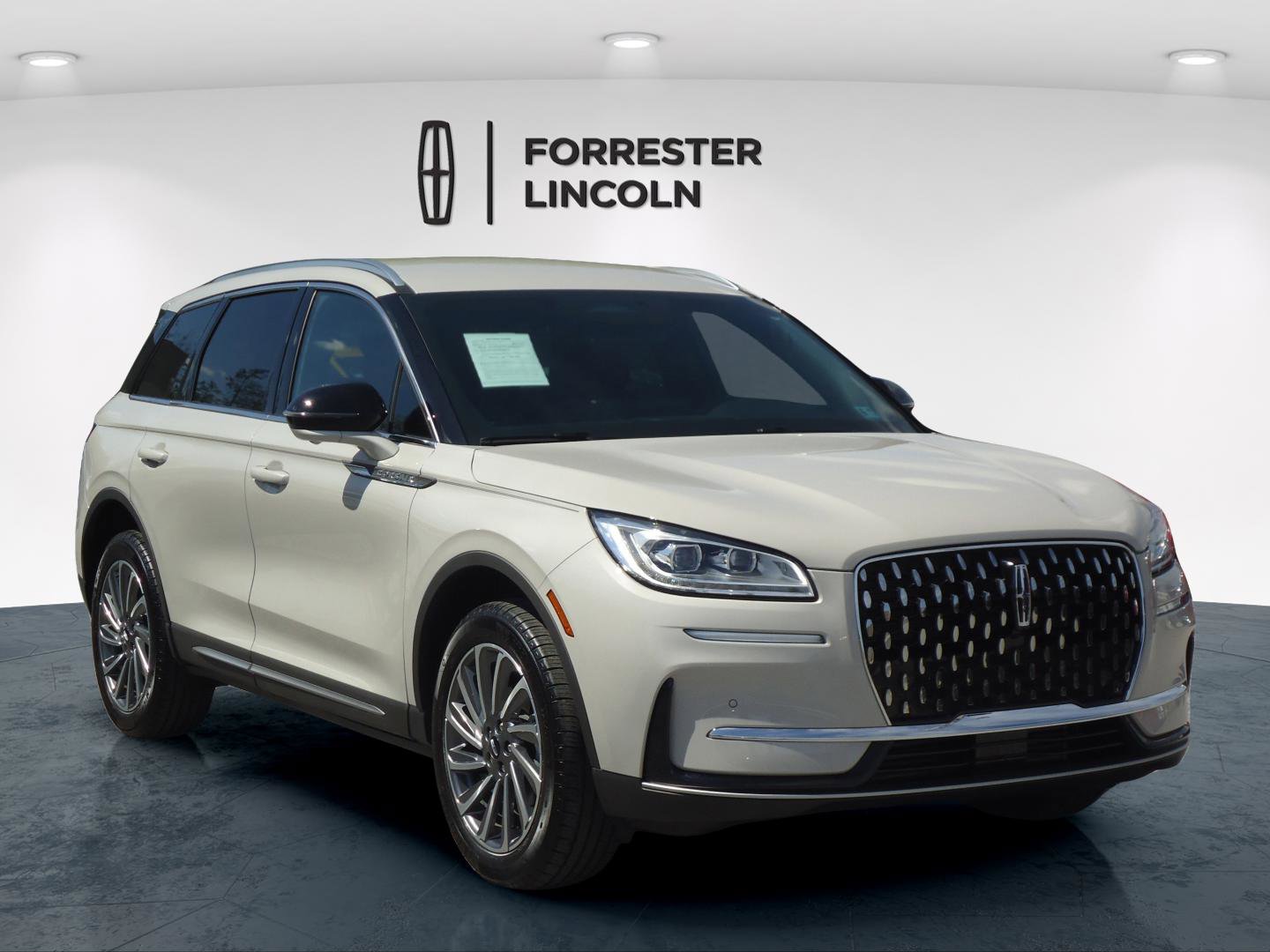 Used 2024 Lincoln Corsair Reserve w/ Equipment Group 201A AWD/4WD image 1