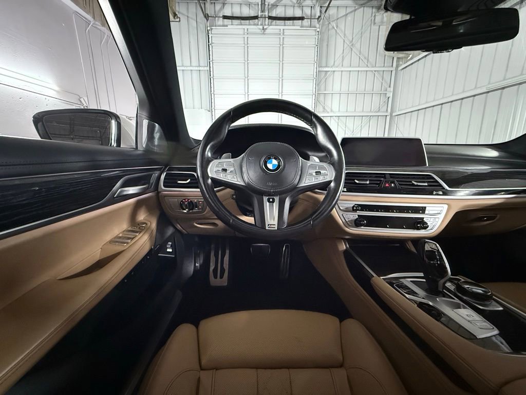 Used 2022 BMW 750i xDrive w/ Executive Package image 49