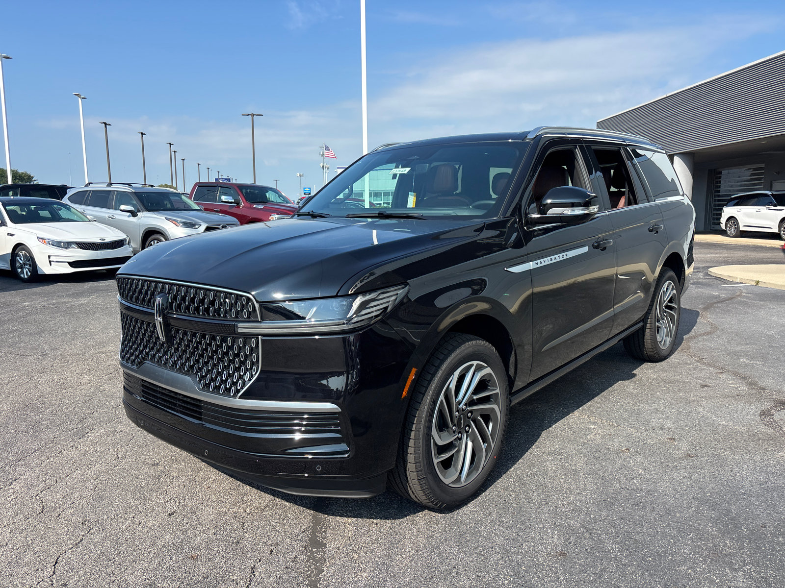 New 2027 Lincoln Navigator Reserve AWD/4WD image 3
