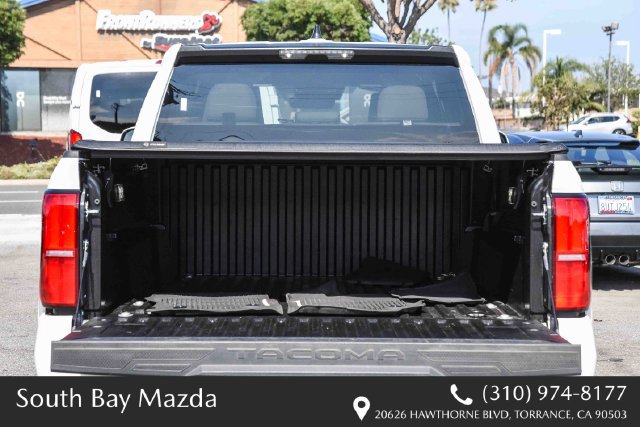 Used 2025 Toyota Tacoma SR5 AWD/4WD image 25