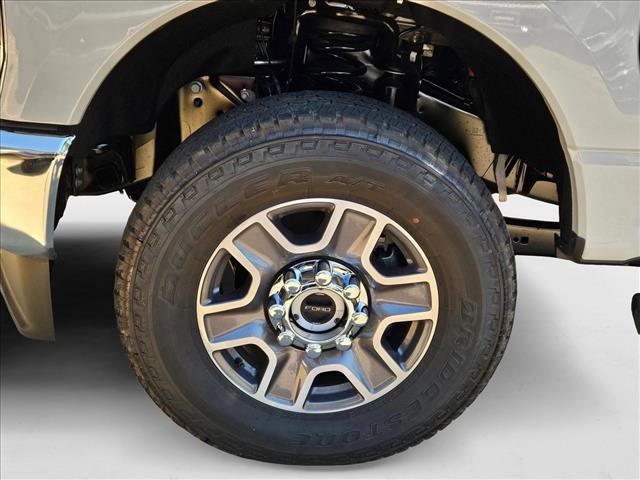 New 2026 Ford F250 Lariat w/ FX4 Off-Road Package image 10