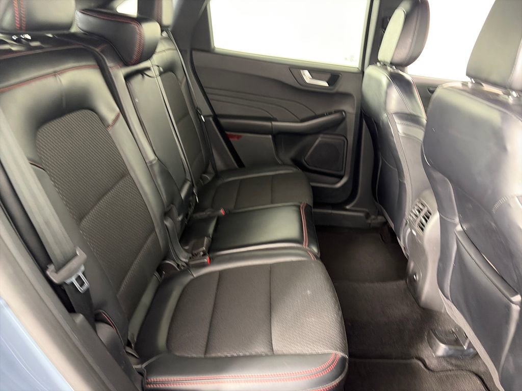 Used 2025 Ford Escape ST-Line Select AWD/4WD image 29
