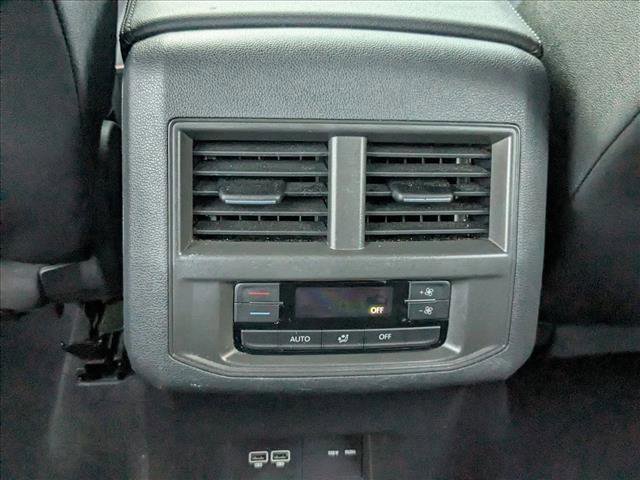 Used 2020 Volkswagen Atlas SE w/ Towing Package image 16