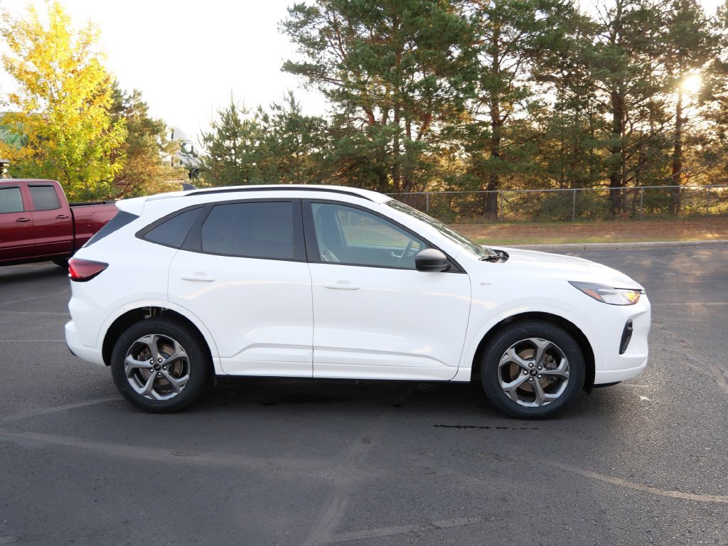 Certified 2023 Ford Escape ST-Line w/ Tech Pack #1 AWD/4WD image 4