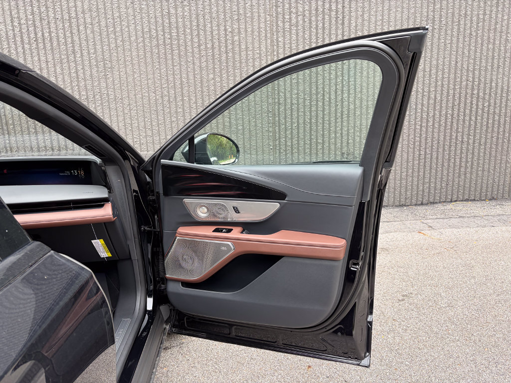 New 2026 Lincoln Nautilus Reserve AWD/4WD image 37