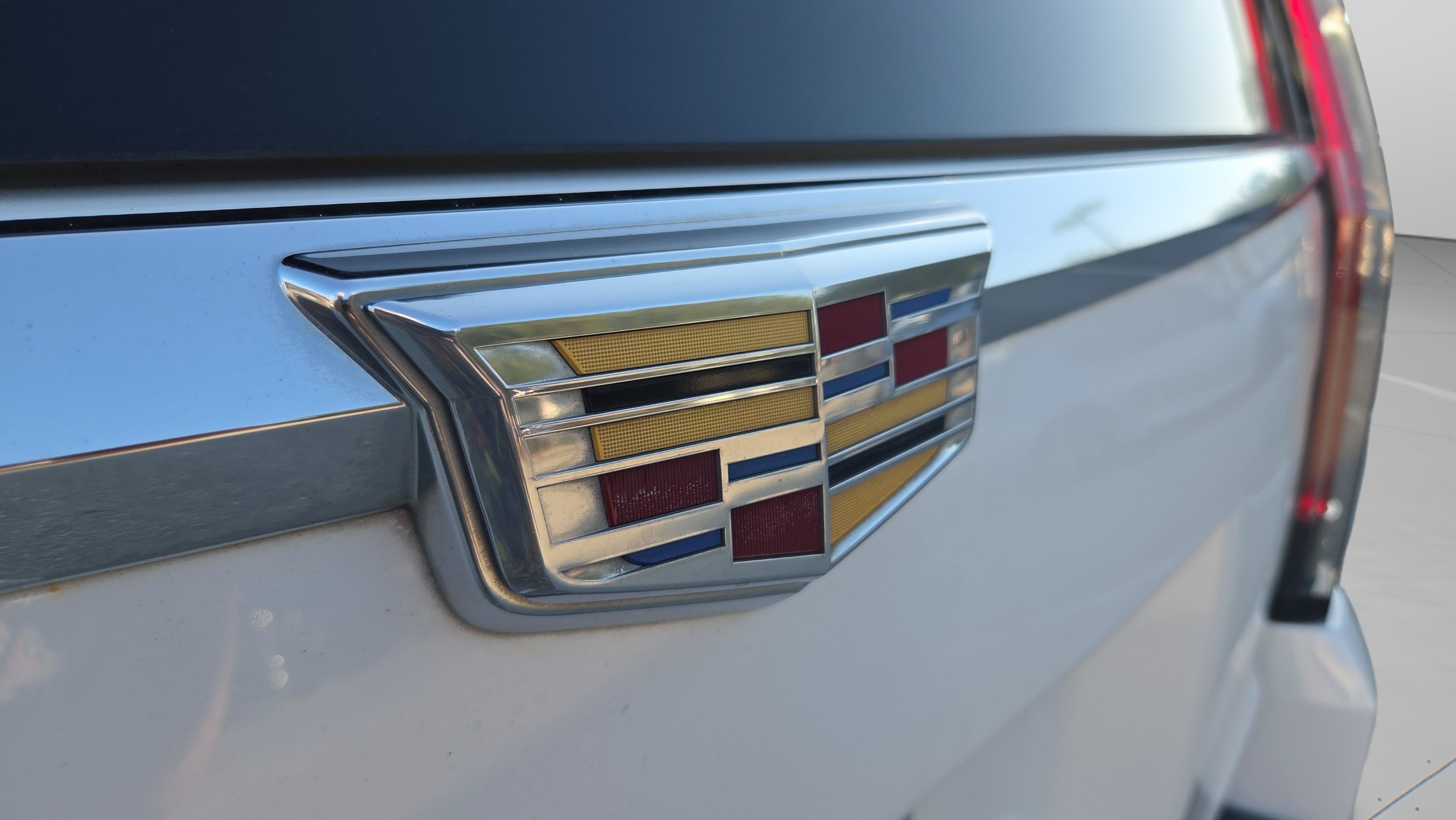 Used 2019 Cadillac Escalade Luxury RWD image 32