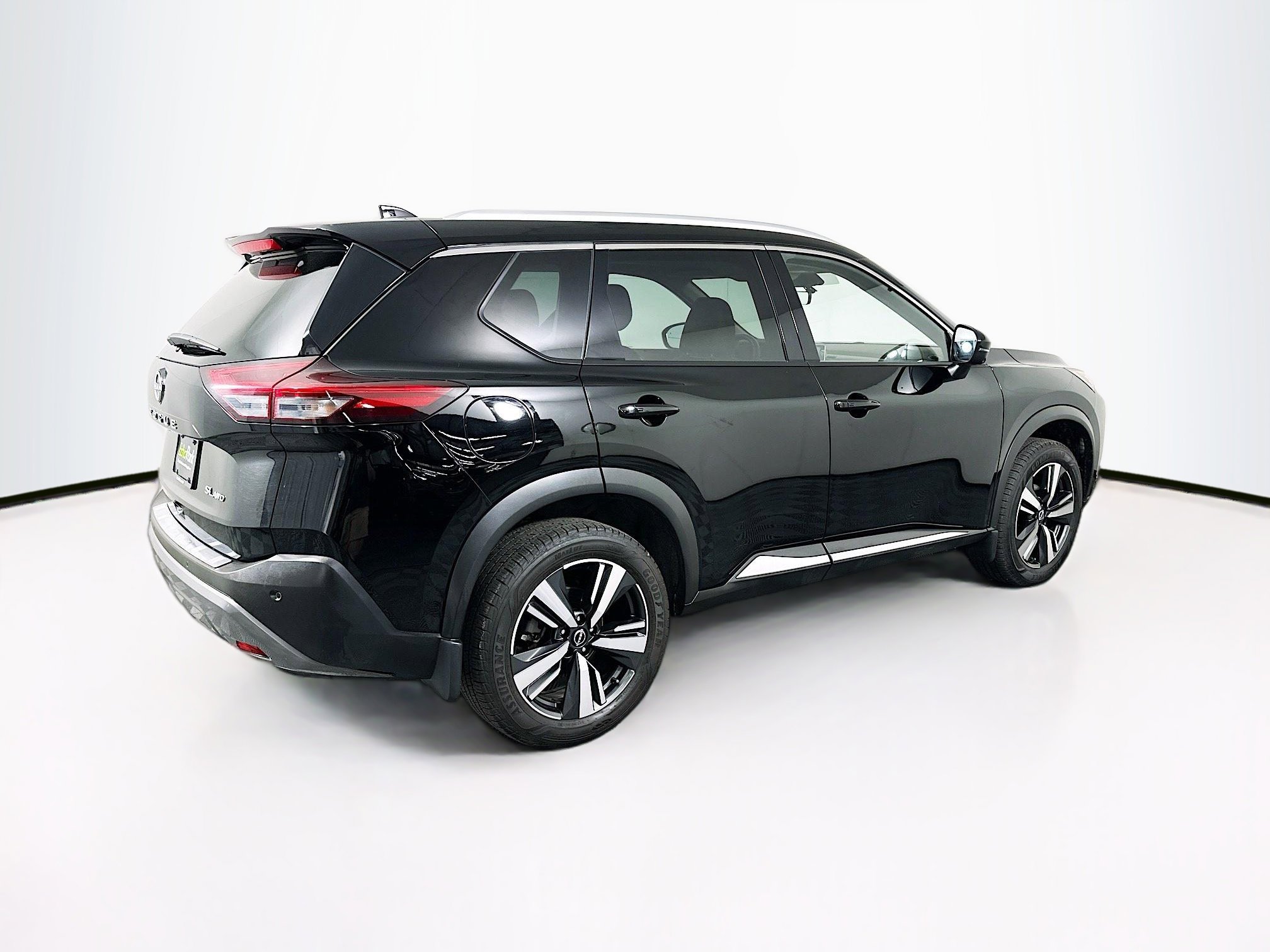 Used 2023 Nissan Rogue SL image 9