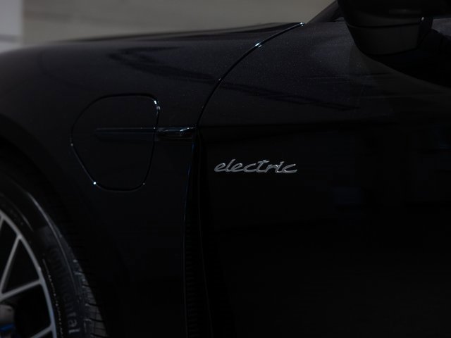 New 2025 Porsche Taycan 4S image 21