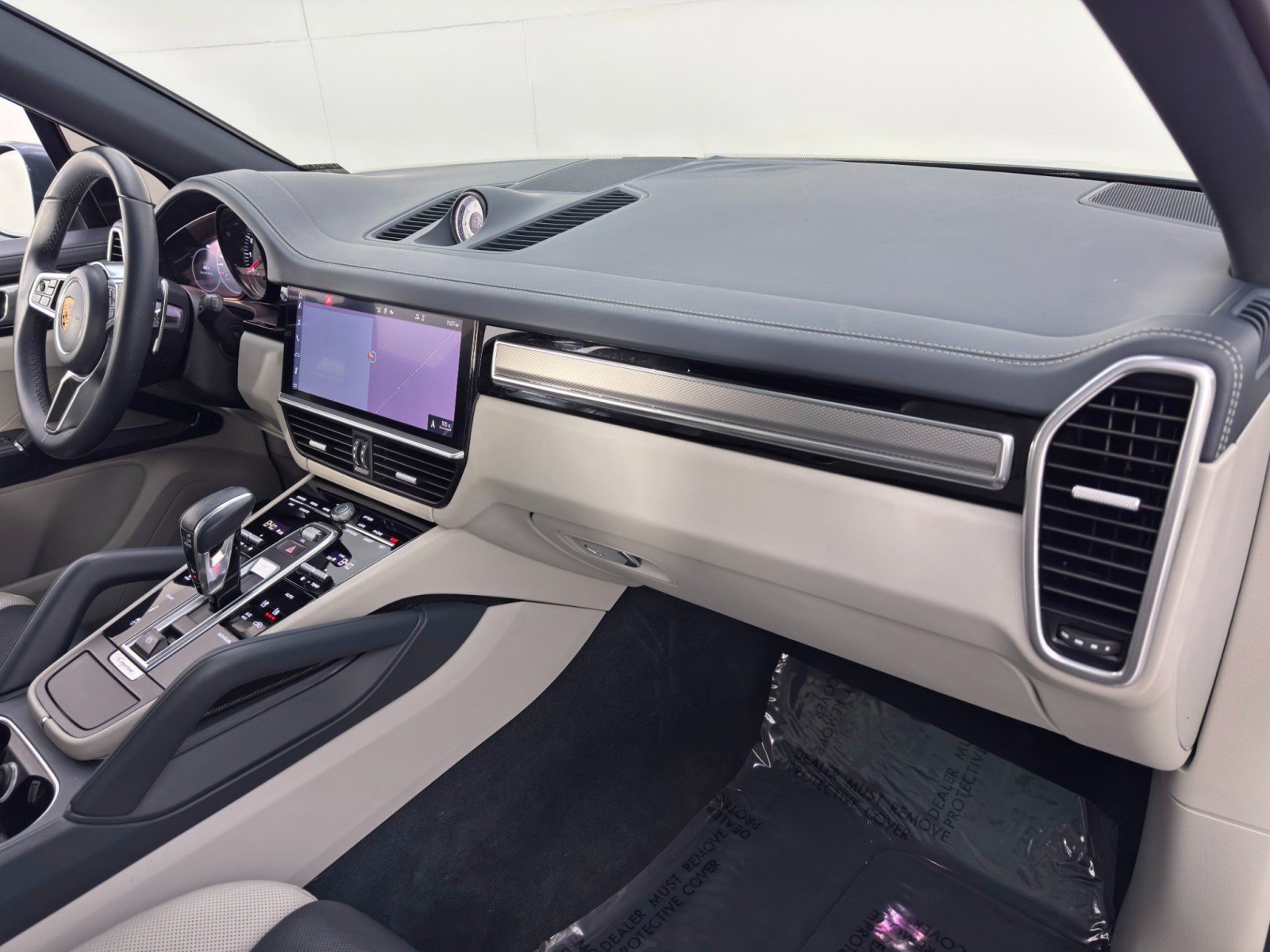 Used 2020 Porsche Cayenne S w/ Premium Package image 15