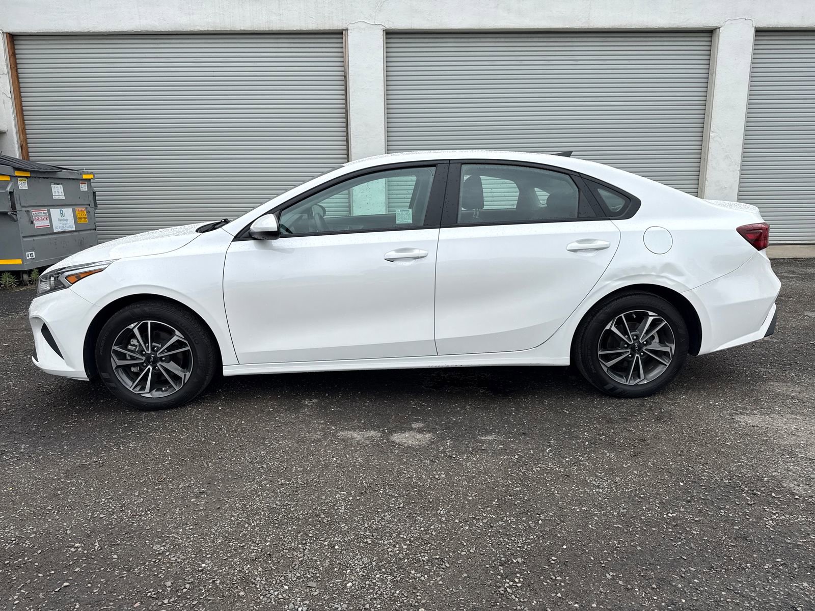 Used 2023 Kia Forte LXS FWD image 2