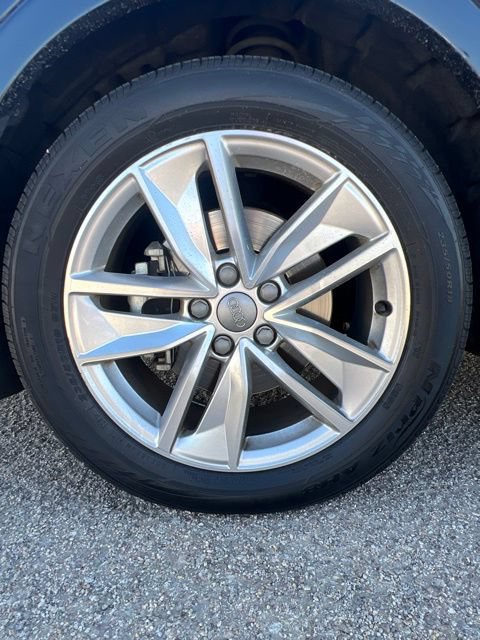 Used 2018 Audi Q3 2.0T Premium w/ Convenience Package AWD/4WD image 43