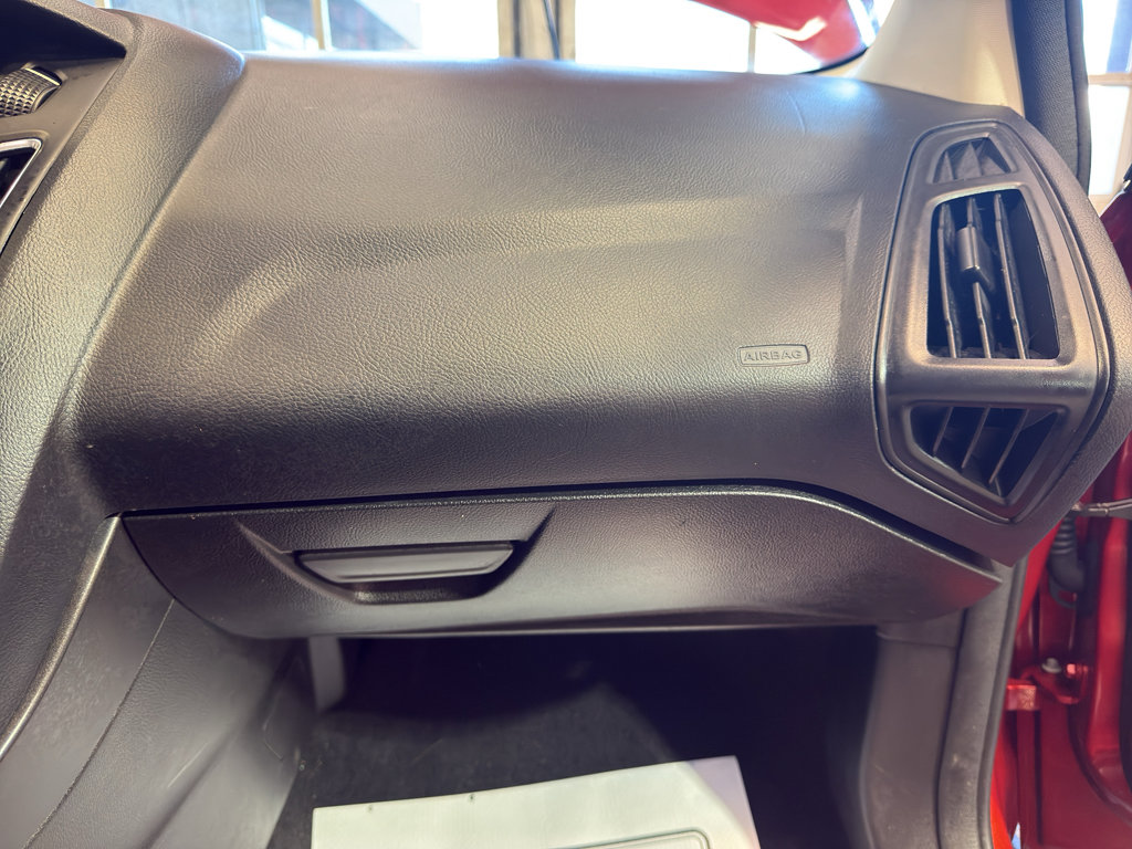 Used 2018 Ford Focus SEL FWD image 23