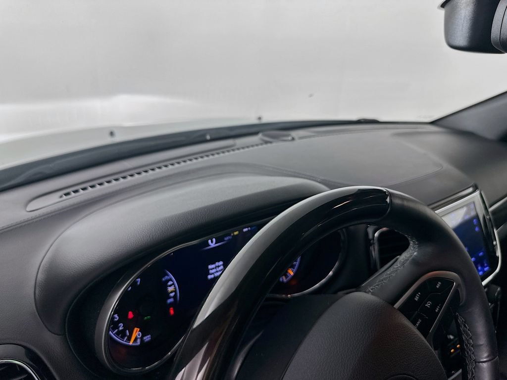 Certified 2019 Jeep Grand Cherokee Overland AWD/4WD image 14
