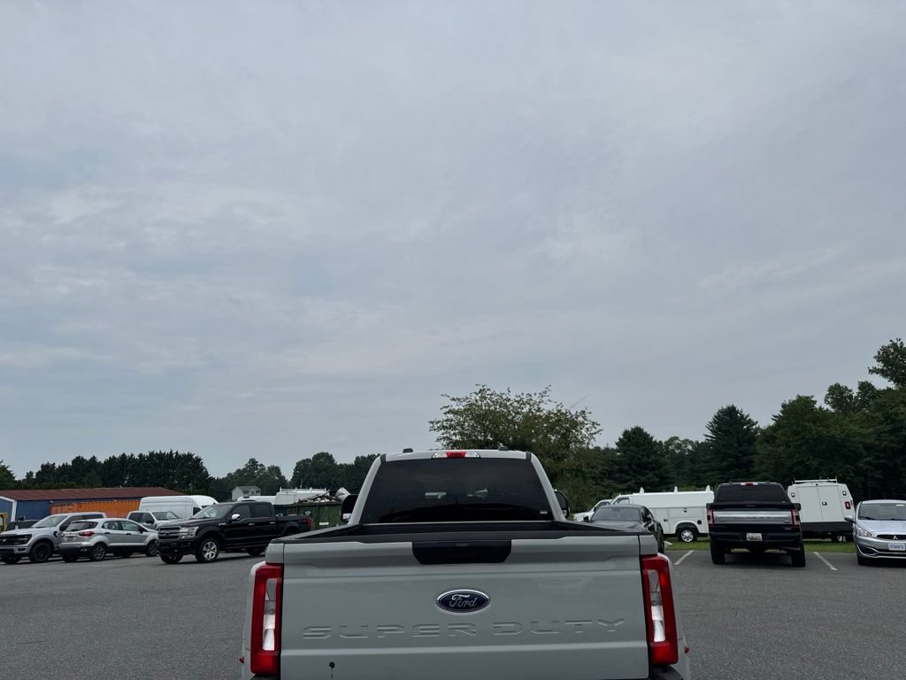 Used 2025 Ford F350 XLT AWD/4WD image 5