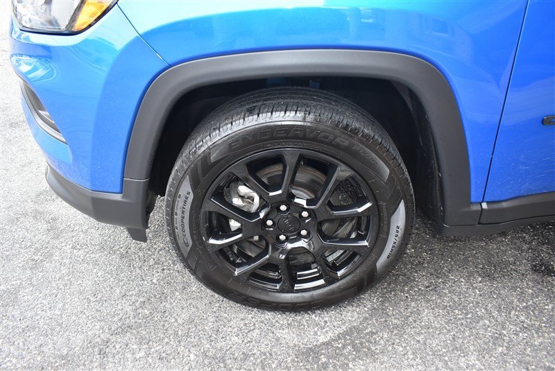 Used 2022 Jeep Compass Latitude w/ Convenience Group AWD/4WD image 6