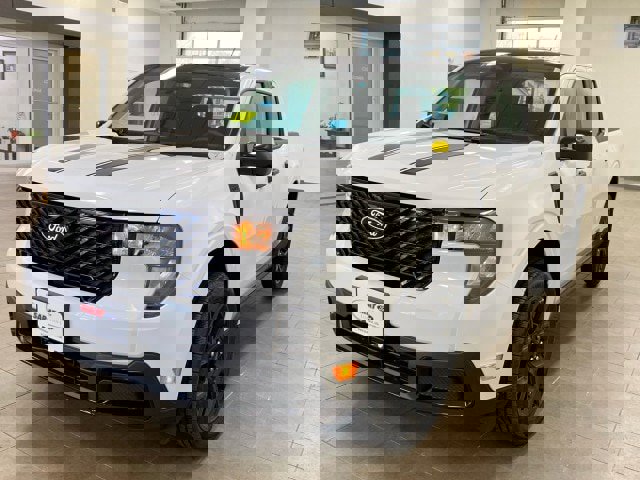 New 2025 Ford Maverick XLT w/ XLT Luxury Package image 4