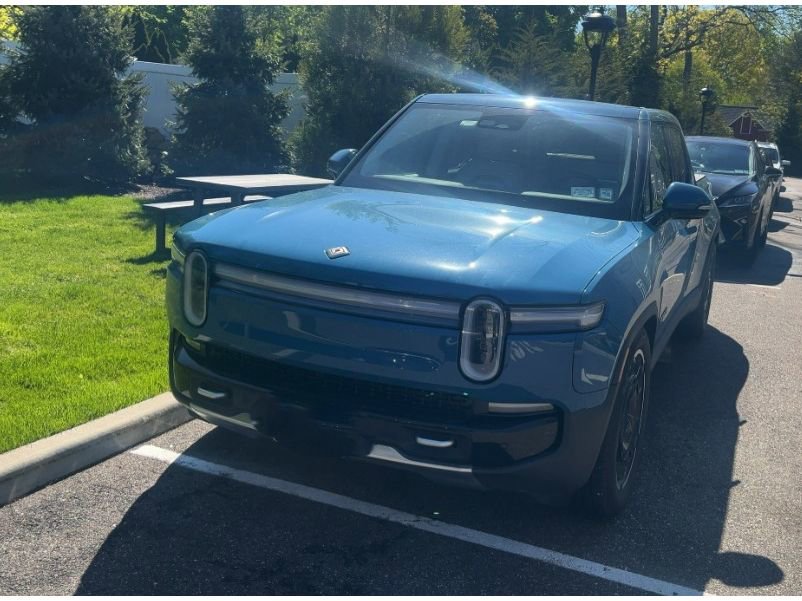 Used 2025 Rivian R1T Adventure AWD/4WD image 1