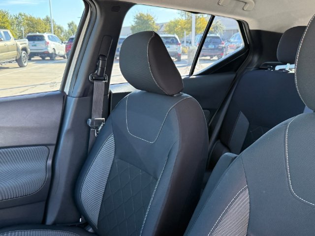 Used 2018 Nissan Kicks SV FWD image 13