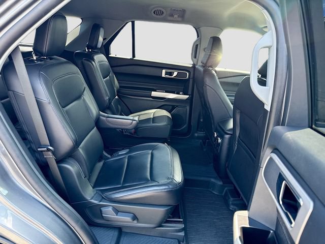 Used 2021 Ford Explorer XLT w/ Equipment Group 202A AWD/4WD image 31