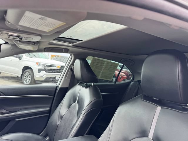 Used 2022 Toyota Camry XSE FWD image 14