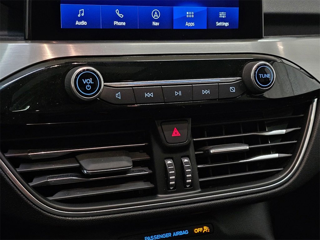 Used 2022 Ford Escape Titanium w/ Class II Trailer Tow Package image 30