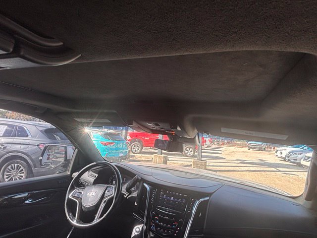 Used 2018 Cadillac Escalade Platinum RWD image 23