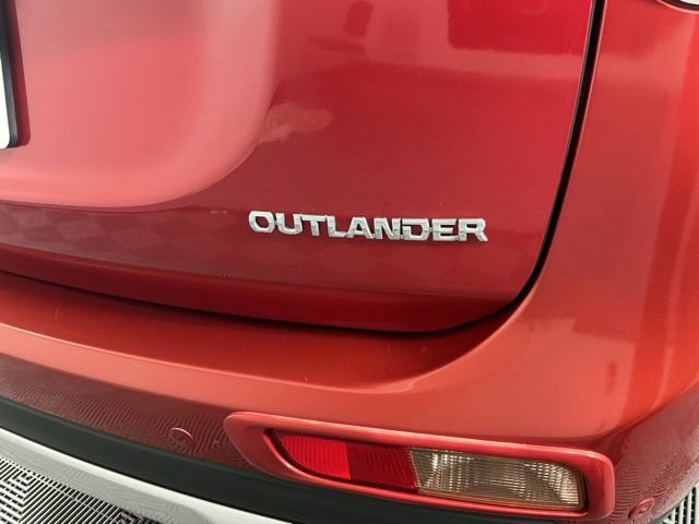Used 2015 Mitsubishi Outlander SE AWD/4WD image 19