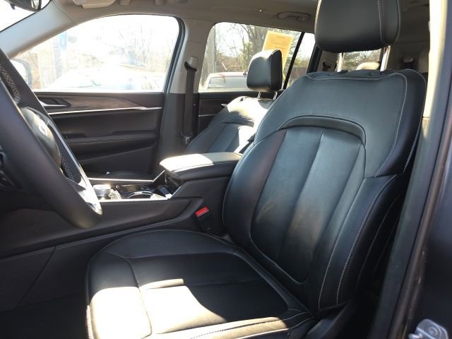 Used 2023 Jeep Grand Cherokee L Limited image 3