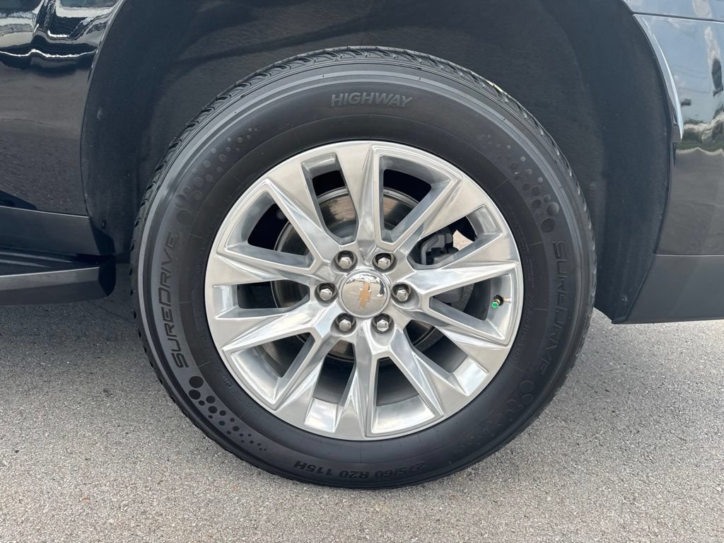 Used 2024 Chevrolet Suburban Premier AWD/4WD image 28