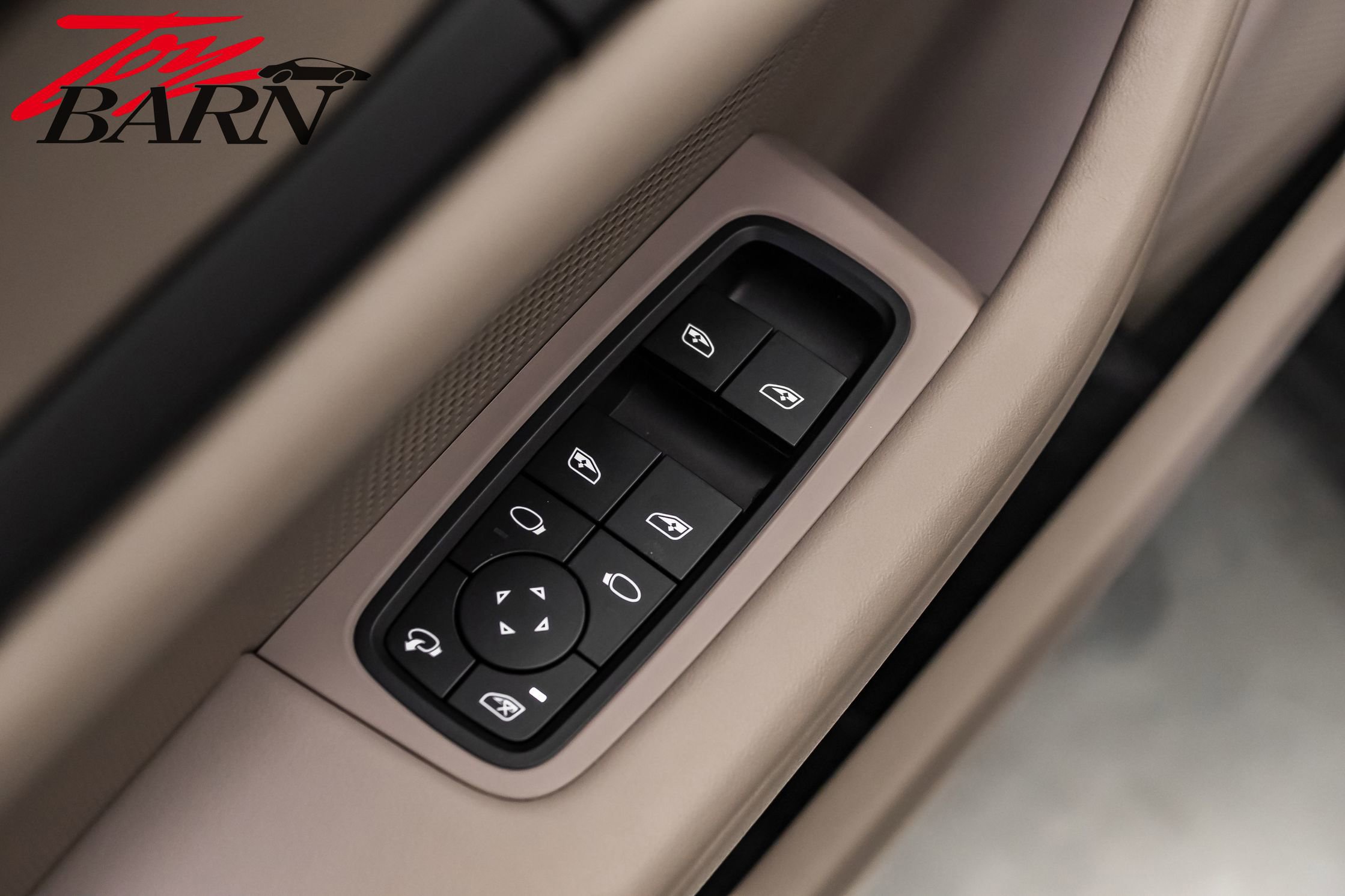 Used 2024 Porsche Taycan 4 Cross Turismo image 18