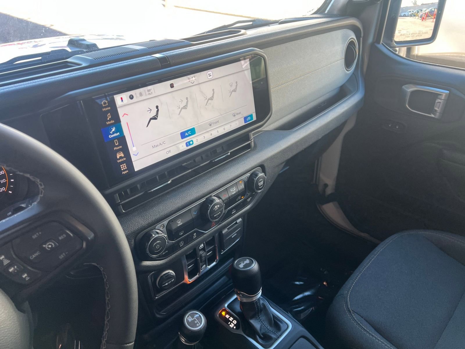 Used 2025 Jeep Wrangler Sport S image 17