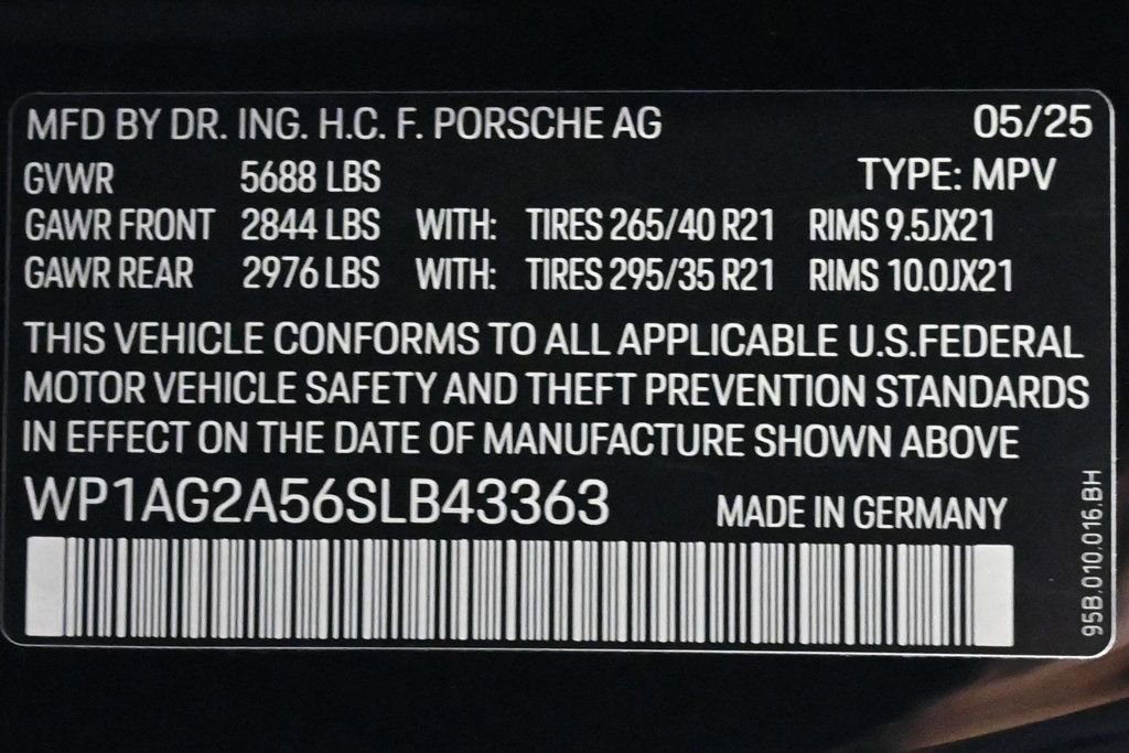 Used 2025 Porsche Macan S image 29