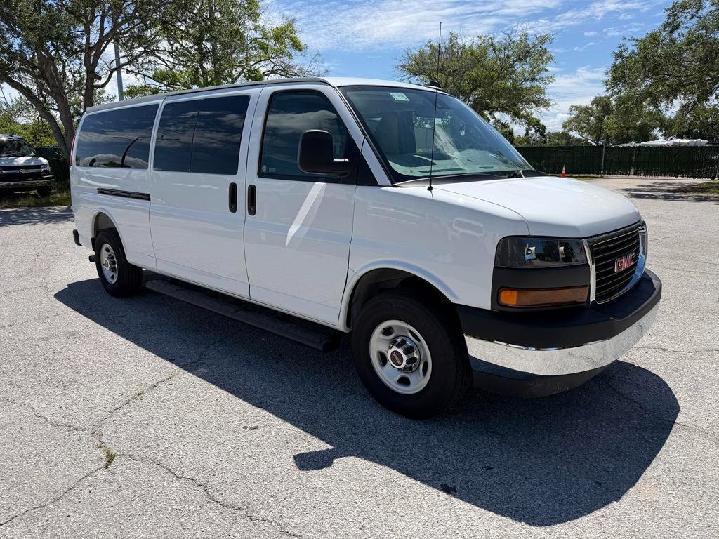 Used 2025 GMC Savana 3500 LT w/ LT Preferred Equipment Group RWD image 2