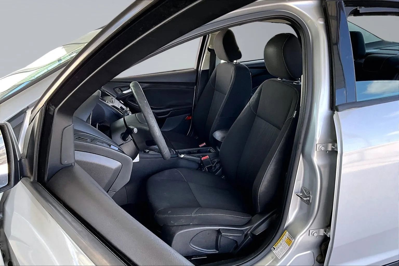 Used 2017 Ford Focus SE FWD image 17