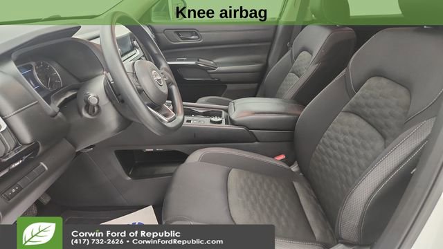 Used 2024 Nissan Pathfinder S image 13