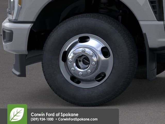 New 2026 Ford F350 4x4 Crew Cab DRW Super Duty image 19