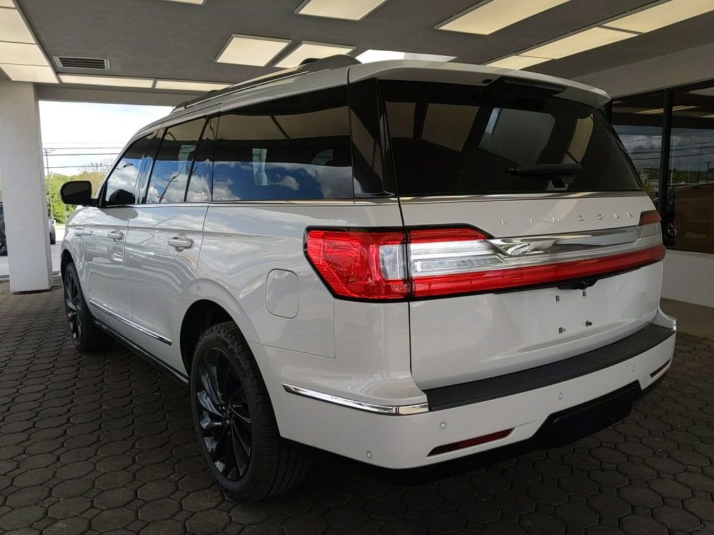 Used 2021 Lincoln Navigator Reserve AWD/4WD image 8