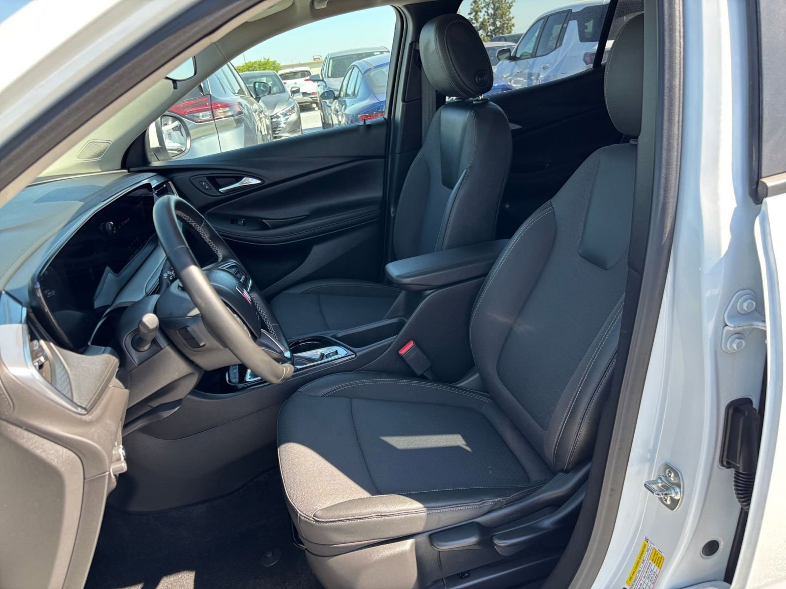 Used 2025 Buick Encore GX Preferred FWD image 25