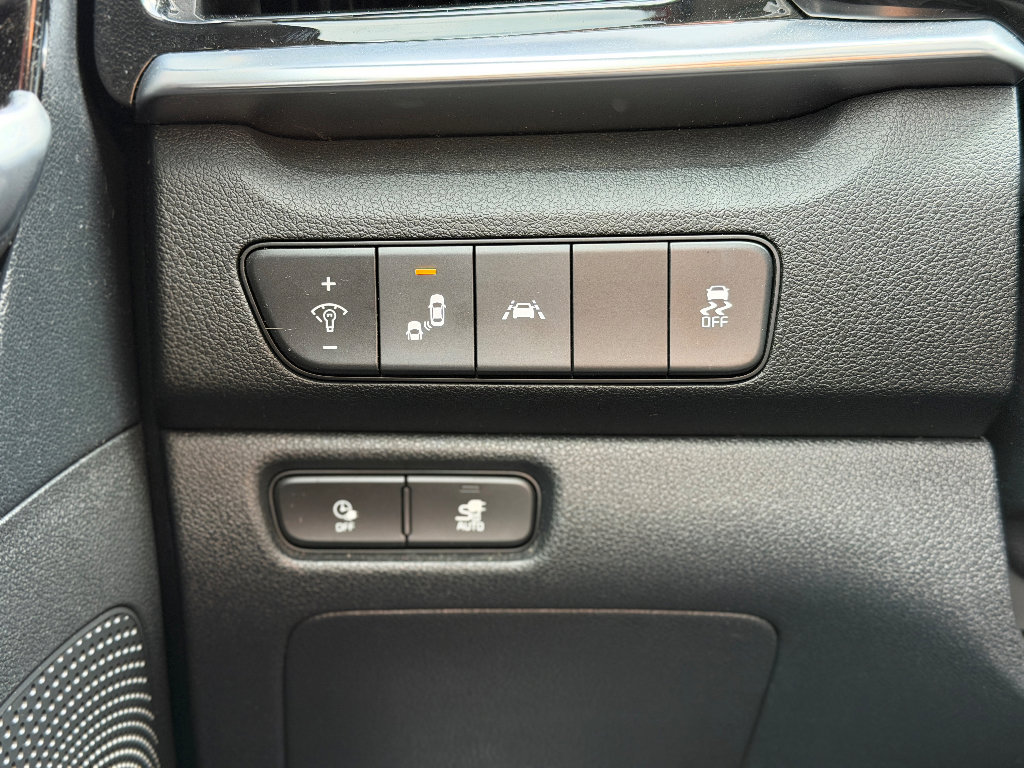 Used 2021 Kia Niro EX w/ Cold Weather Package image 6