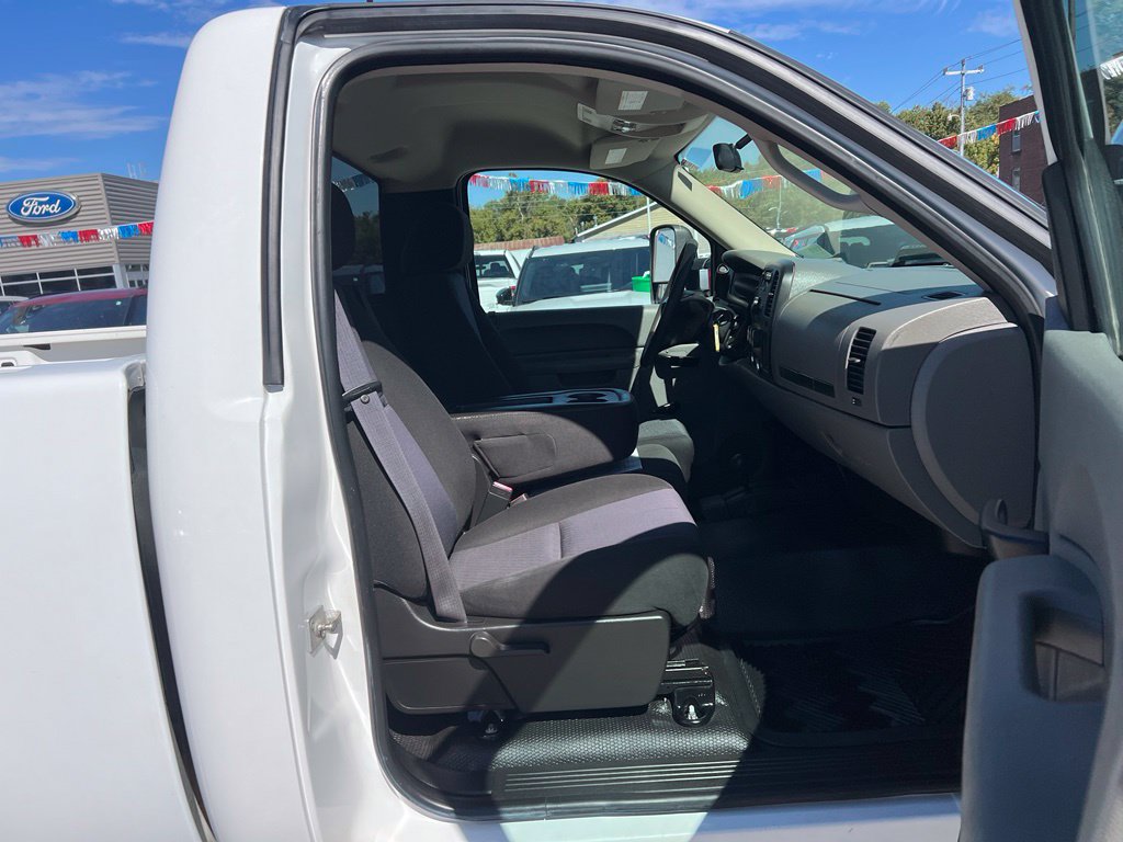 Used 2011 Chevrolet Silverado 2500 W/T AWD/4WD image 17