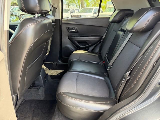 Used 2018 Chevrolet Trax LT w/ LT Convenience Package image 14
